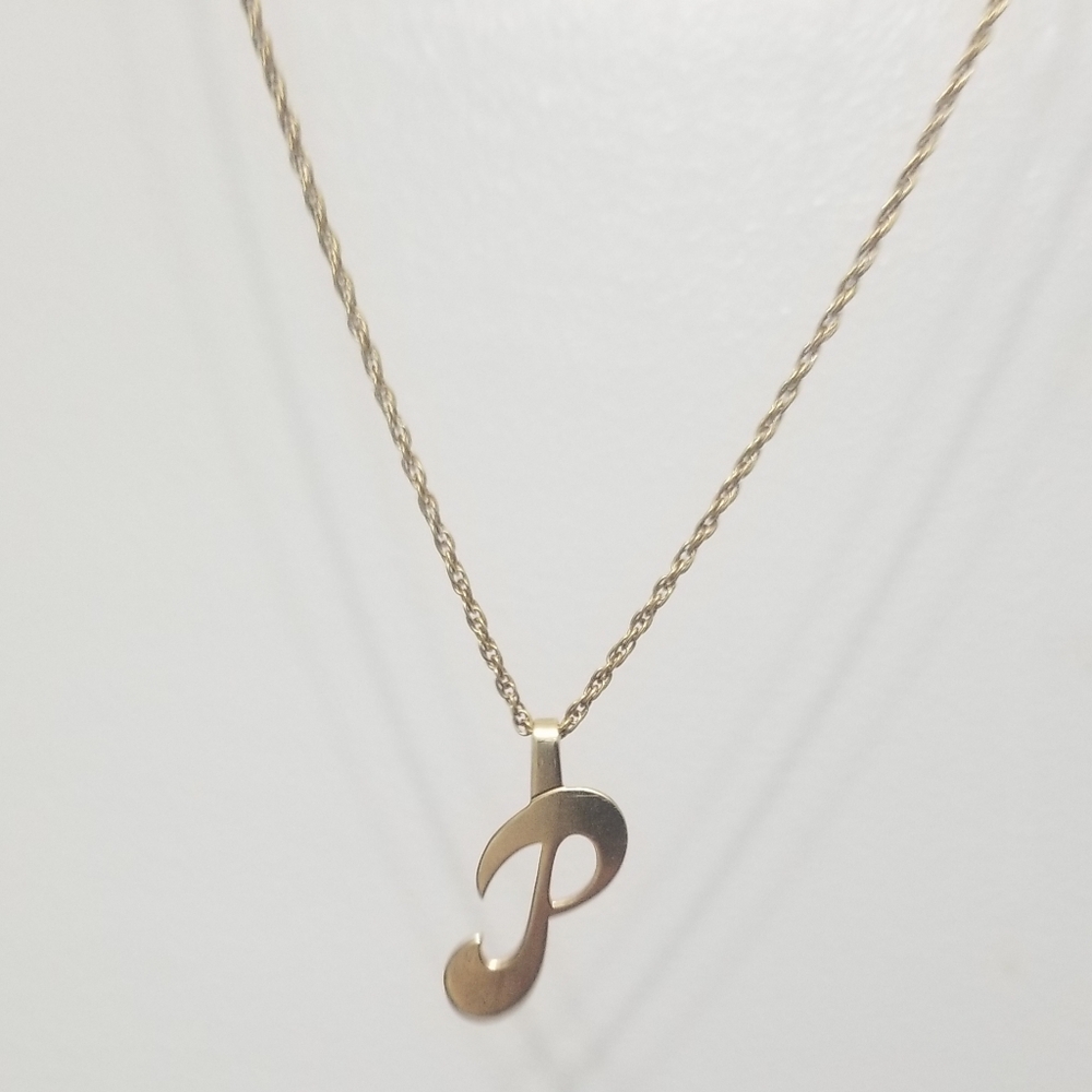 EUC signed Avon letter "P" necklace - Picture 3 of 5